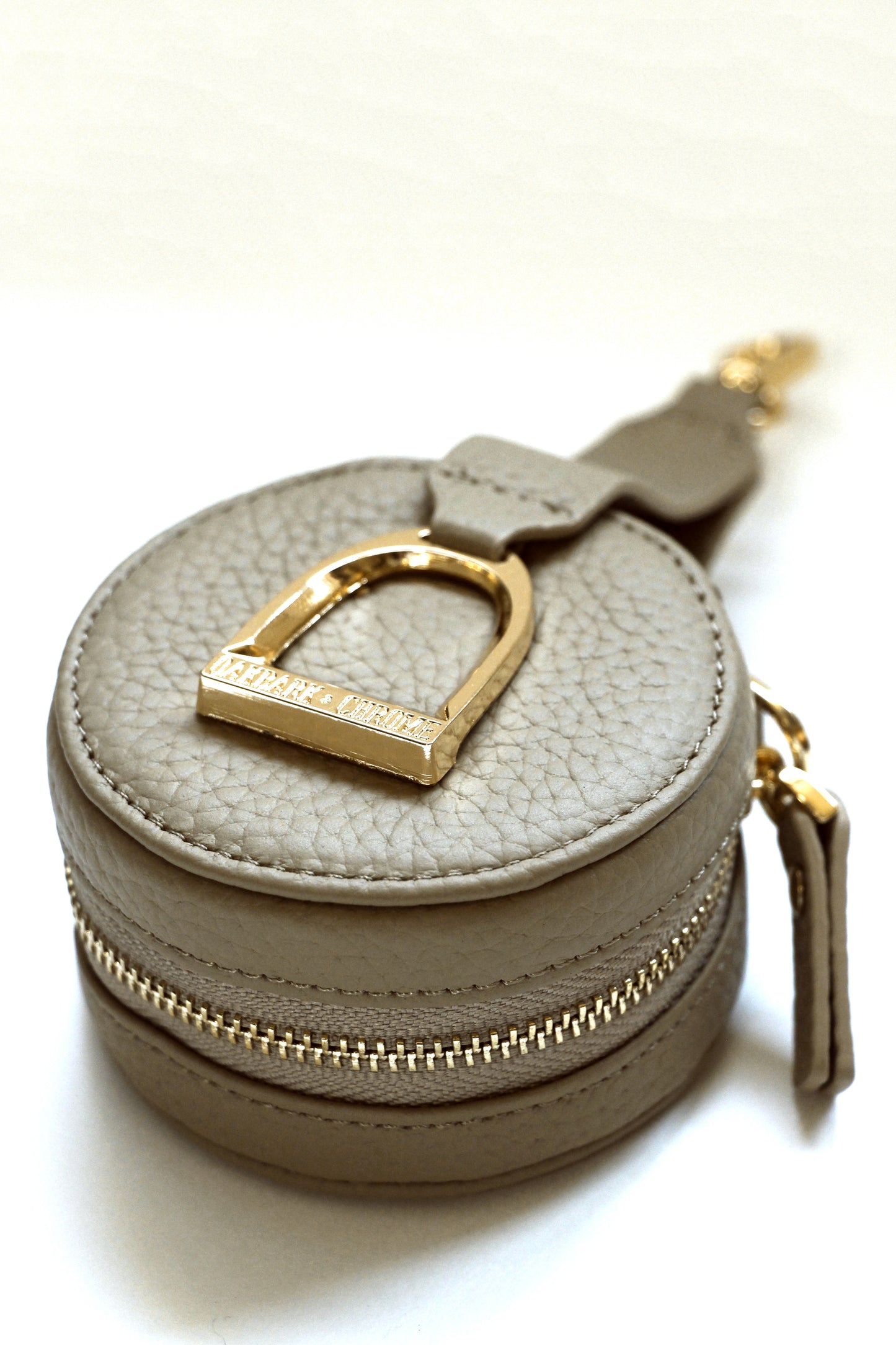 Stirrup Accessory Keeper in Wheat