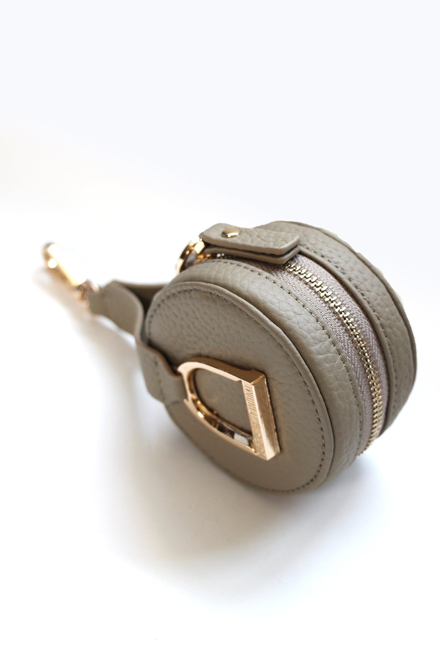 Stirrup Accessory Keeper in Wheat