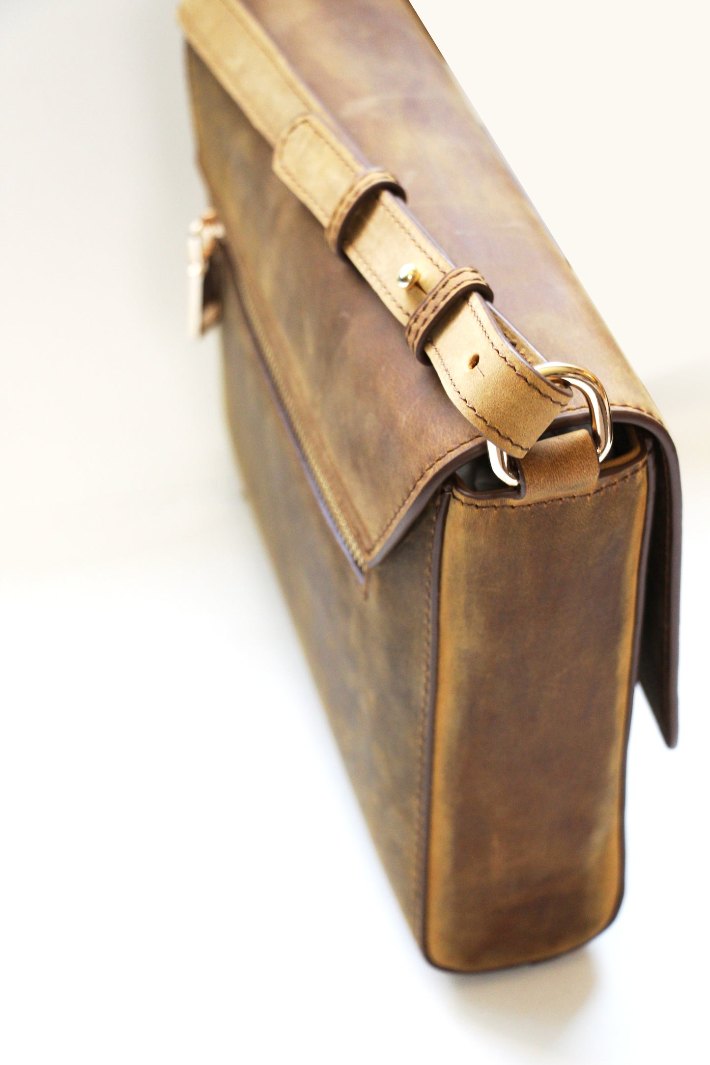 Limited Edition Shoulder Bag in Barnyard