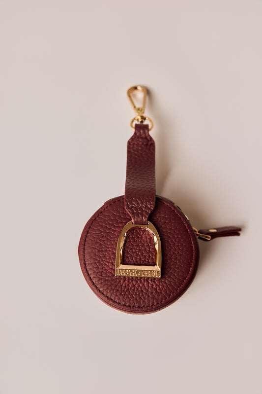 Stirrup Accessory Keeper in Cabernet