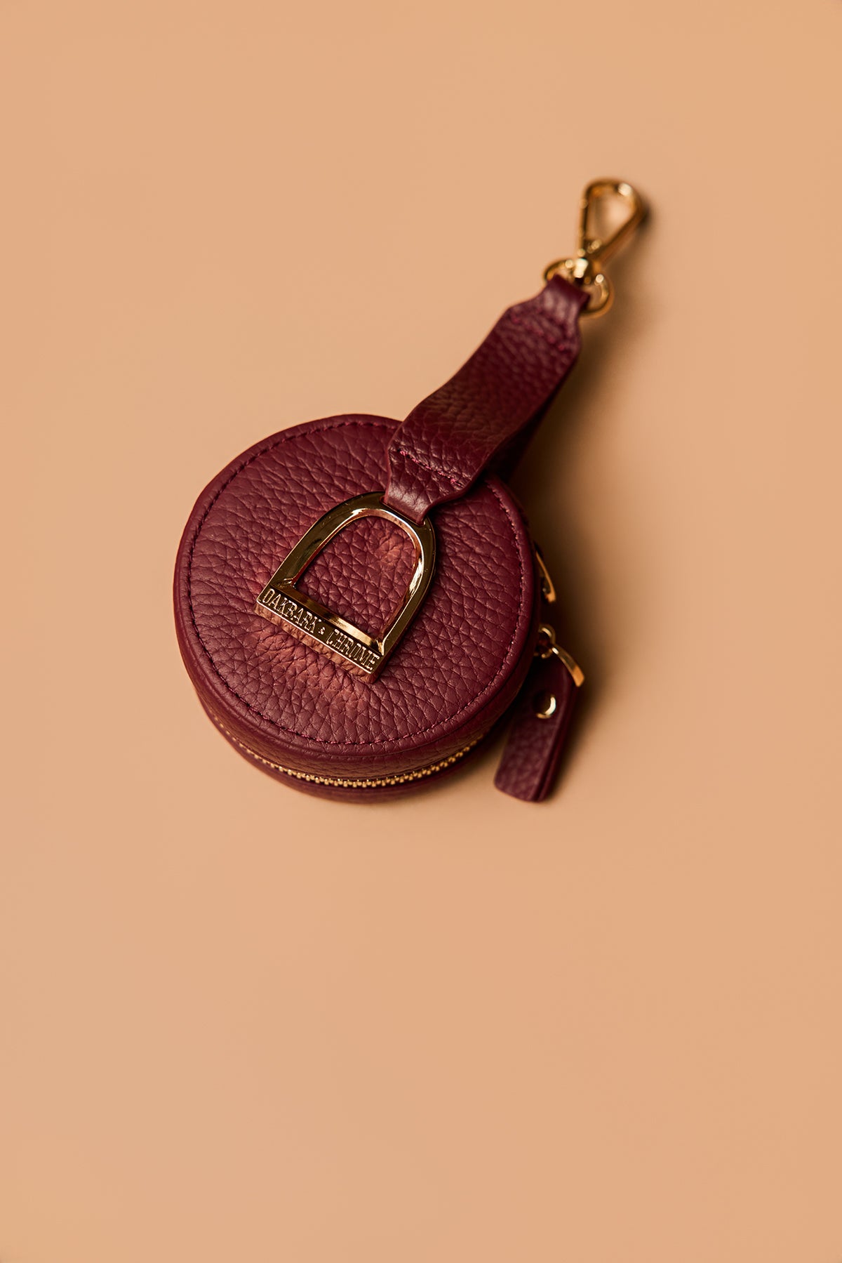 Stirrup Accessory Keeper in Cabernet